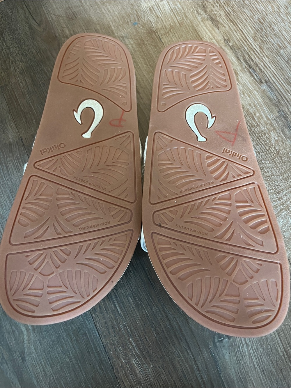 OluKai Cream Braided-Trim Slide Sandals
SZ 9. Like new. - Picture 2 of 3